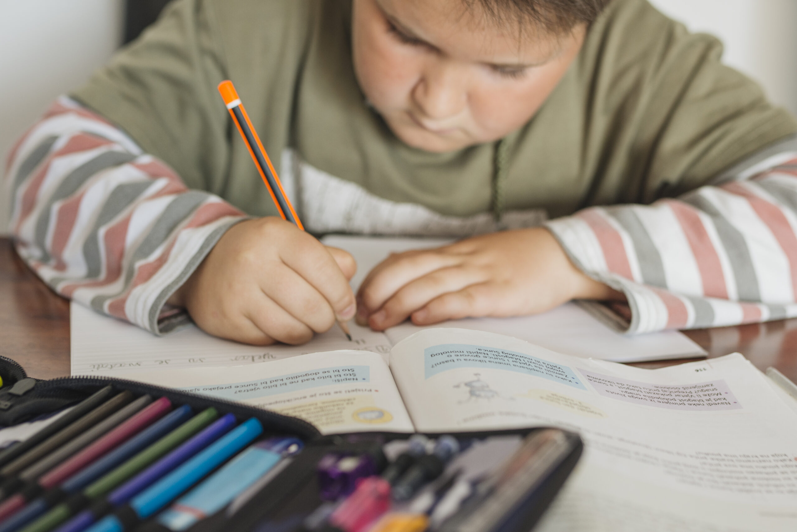 7 exercícios de concentração para estudos que ajudam seu filho a focar melhor